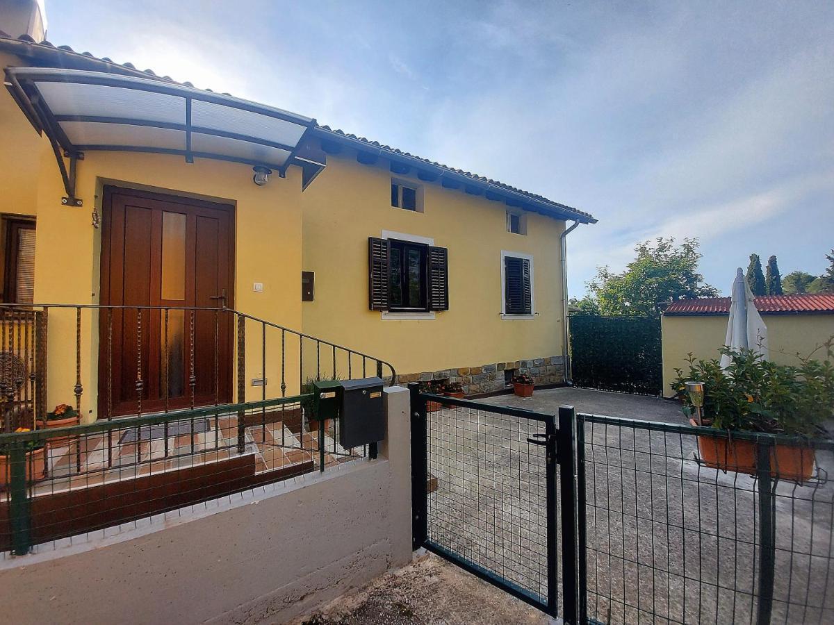 Apartma_Samy Izola Buitenkant foto